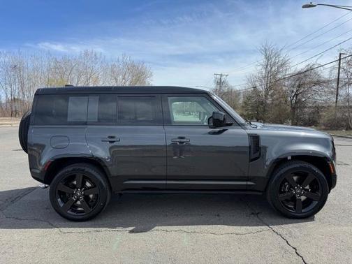 2025 Land Rover Defender P525 V8