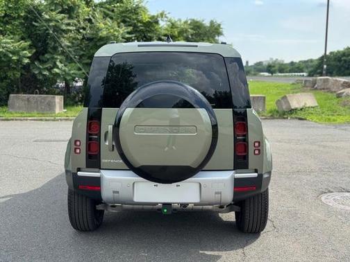 2025 Land Rover Defender P300