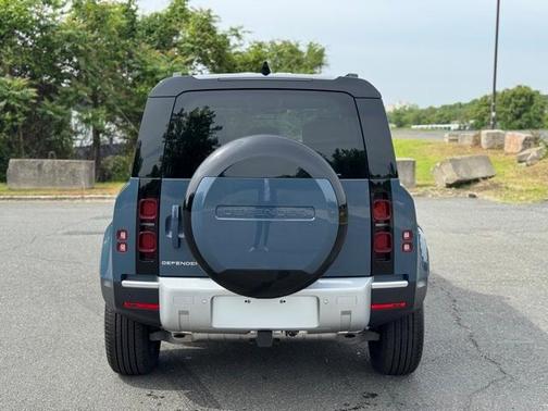 2025 Land Rover Defender P400 S