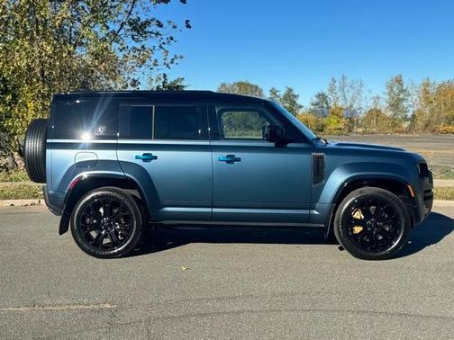 2026 Land Rover Defender OCTA