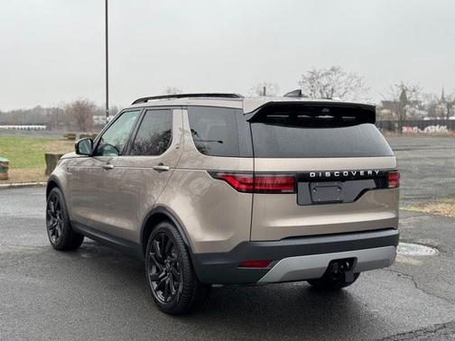 2025 Land Rover Discovery P300 S