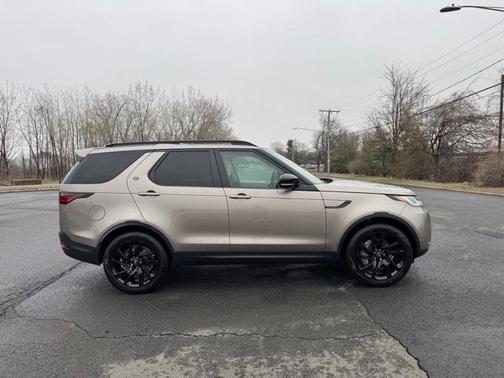 2025 Land Rover Discovery P300 S