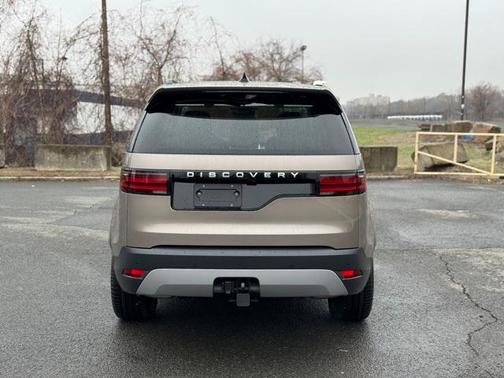 2025 Land Rover Discovery P300 S