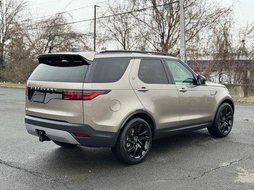 2025 Land Rover Discovery P300 S