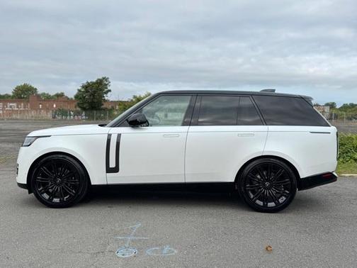 2025 Land Rover Range Rover P400 SE
