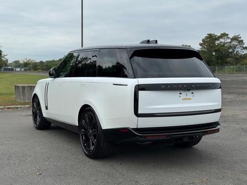2025 Land Rover Range Rover P400 SE