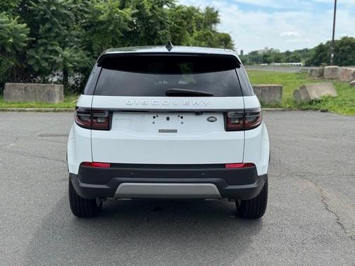 2022 Land Rover Discovery Sport SE
