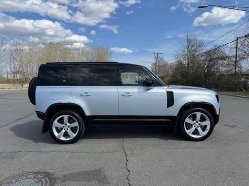 2023 Land Rover Defender 110 X-Dynamic SE