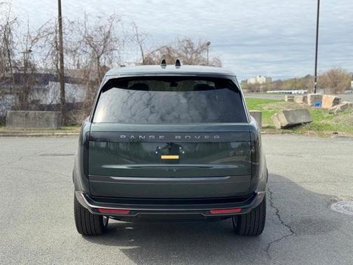 2025 Land Rover Range Rover P400 SE 7 Seat