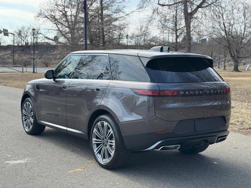 2025 Land Rover Range Rover Sport P360 SE