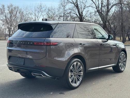 2025 Land Rover Range Rover Sport P360 SE