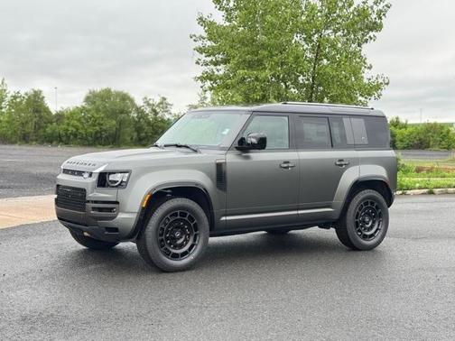 2025 Land Rover Defender V8