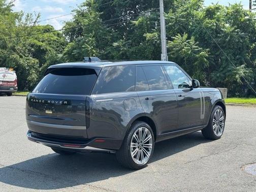 2025 Land Rover Range Rover P400 SE