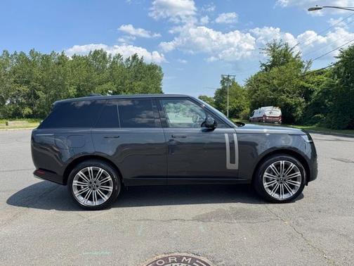 2025 Land Rover Range Rover P400 SE