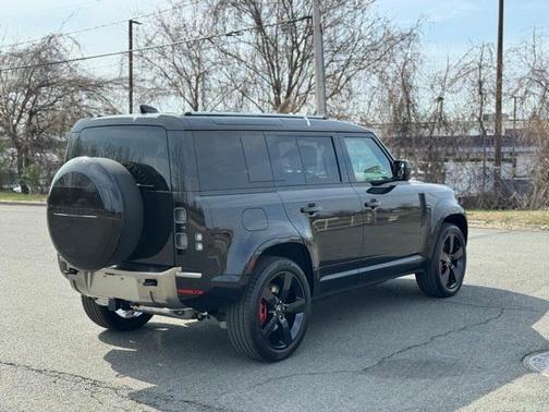 2025 Land Rover Defender P400 X