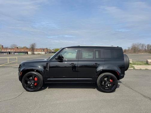 2025 Land Rover Defender P400 X