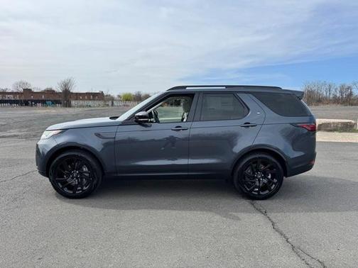 2025 Land Rover Discovery P300 S