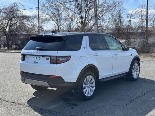 2022 Land Rover Discovery Sport SE