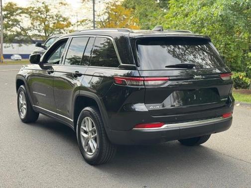 2023 Jeep Grand Cherokee Laredo