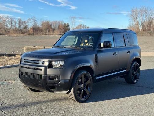 2025 Land Rover Defender P400 X-Dynamic SE