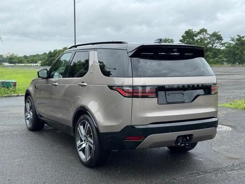 2024 Land Rover Discovery P360 Dynamic SE