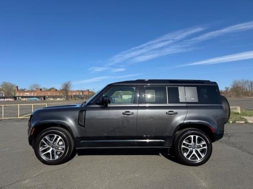 2022 Land Rover Defender 110 X-Dynamic HSE