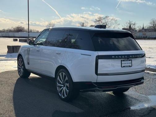 2026 Land Rover Range Rover P400 SE 7 Seat