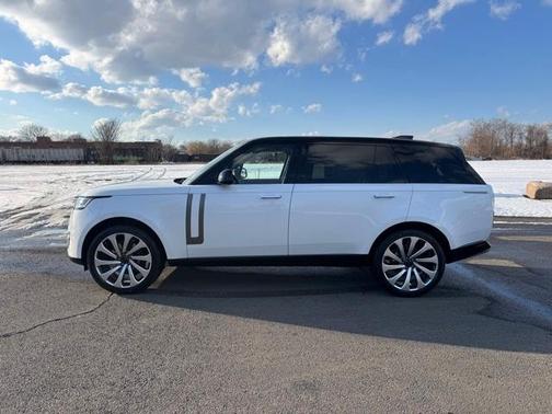 2026 Land Rover Range Rover P400 SE 7 Seat