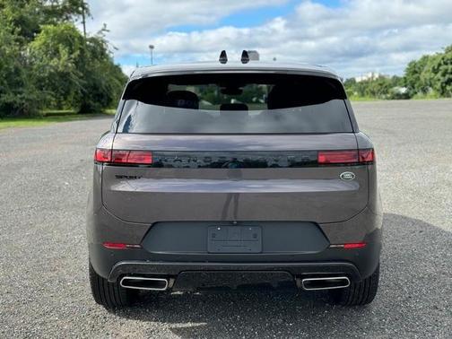 2023 Land Rover Range Rover Sport SE