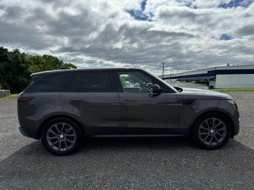 2023 Land Rover Range Rover Sport SE