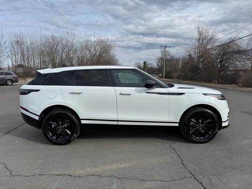 2026 Land Rover Range Rover Velar Dynamic SE