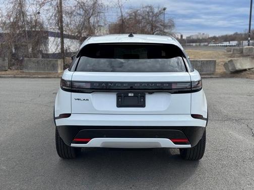 2026 Land Rover Range Rover Velar Dynamic SE