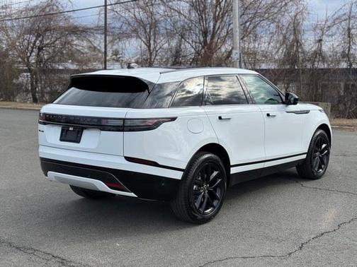 2026 Land Rover Range Rover Velar Dynamic SE