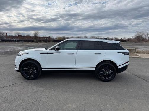 2026 Land Rover Range Rover Velar Dynamic SE