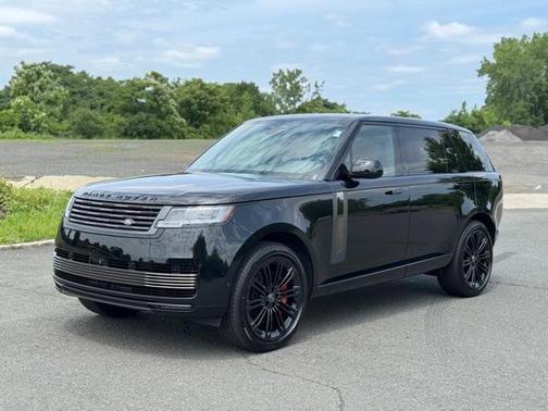 2025 Land Rover Range Rover P615 SV