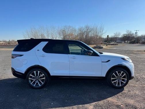 2025 Land Rover Discovery P360 Dynamic SE