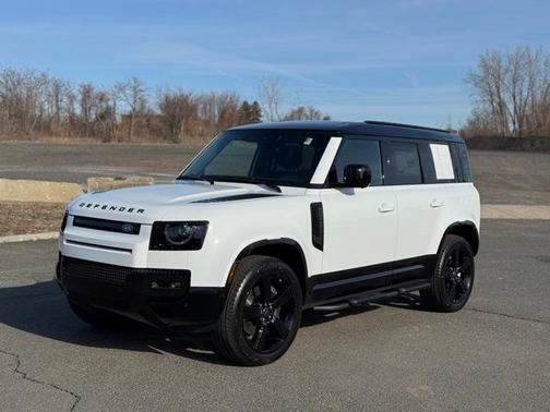 2025 Land Rover Defender P400 X-Dynamic SE