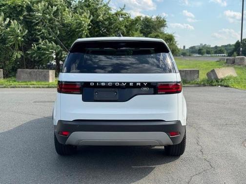 2023 Land Rover Discovery P300 S