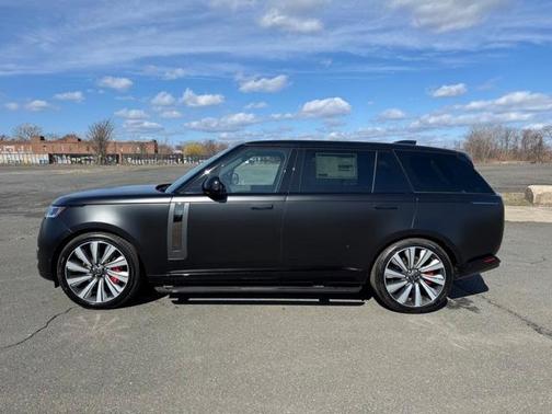 2025 Land Rover Range Rover P615 SV
