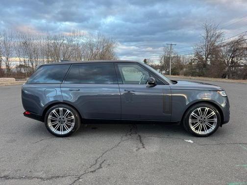 2025 Land Rover Range Rover P530 SE 7 Seat
