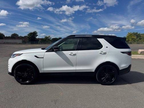 Fuji White 2025 Land Rover Discovery P360 Metropolitan Edition