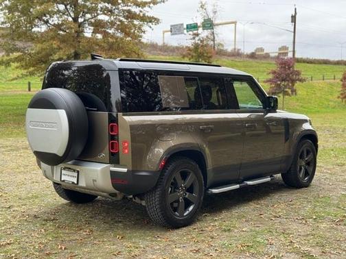 2020 Land Rover Defender 110 SE
