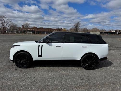 2023 Land Rover Range Rover P530 SE