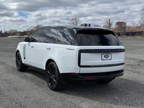 2023 Land Rover Range Rover P530 SE