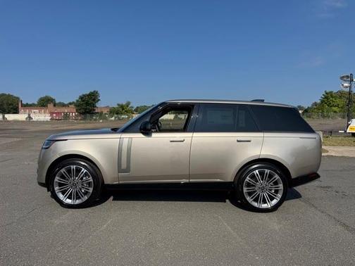 2025 Land Rover Range Rover P400 SE