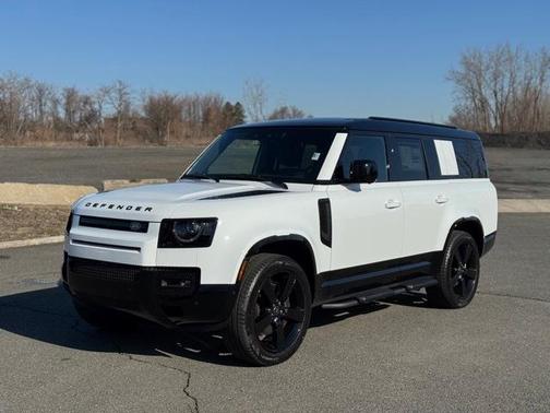 2025 Land Rover Defender P400 X-Dynamic SE