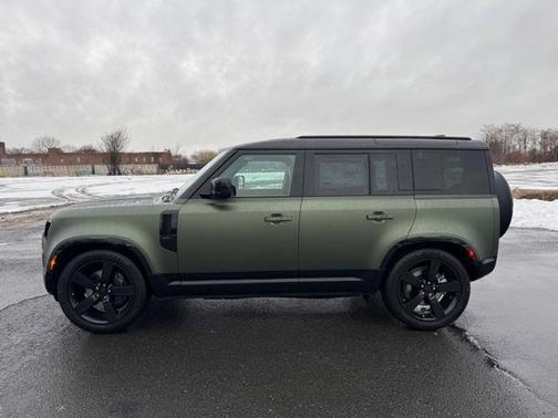 2026 Land Rover Defender 110 X-Dynamic SE