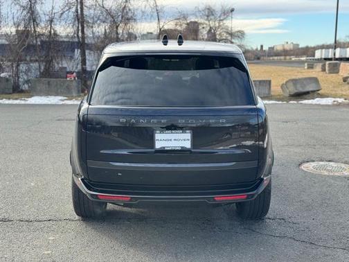 2026 Land Rover Range Rover P400 SE