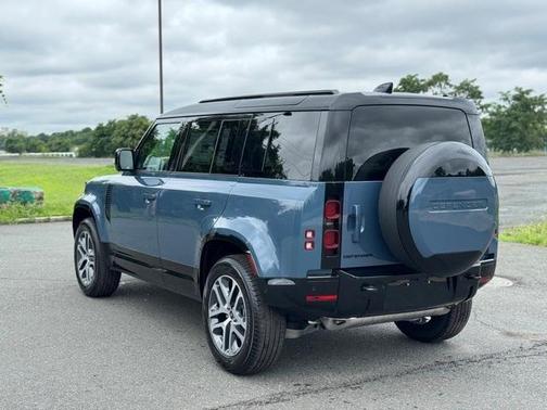 2025 Land Rover Defender P400 X-Dynamic SE