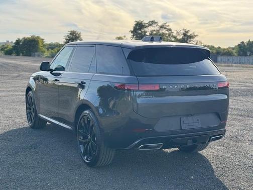 2025 Land Rover Range Rover Sport P360 SE